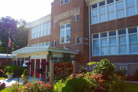 Davie School Inn Illinois Bed and Breakfast
